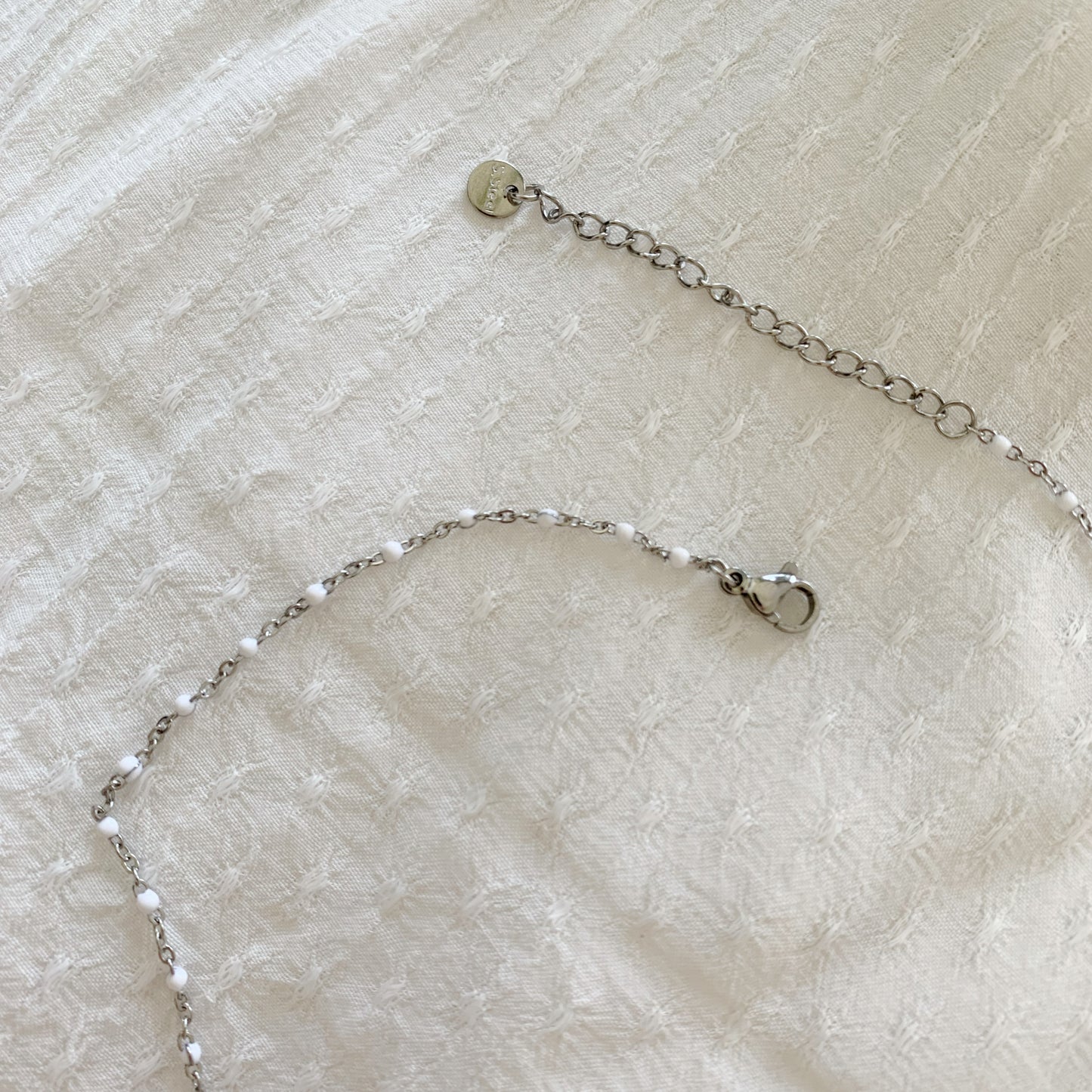 Collier Lisa argenté et blanc