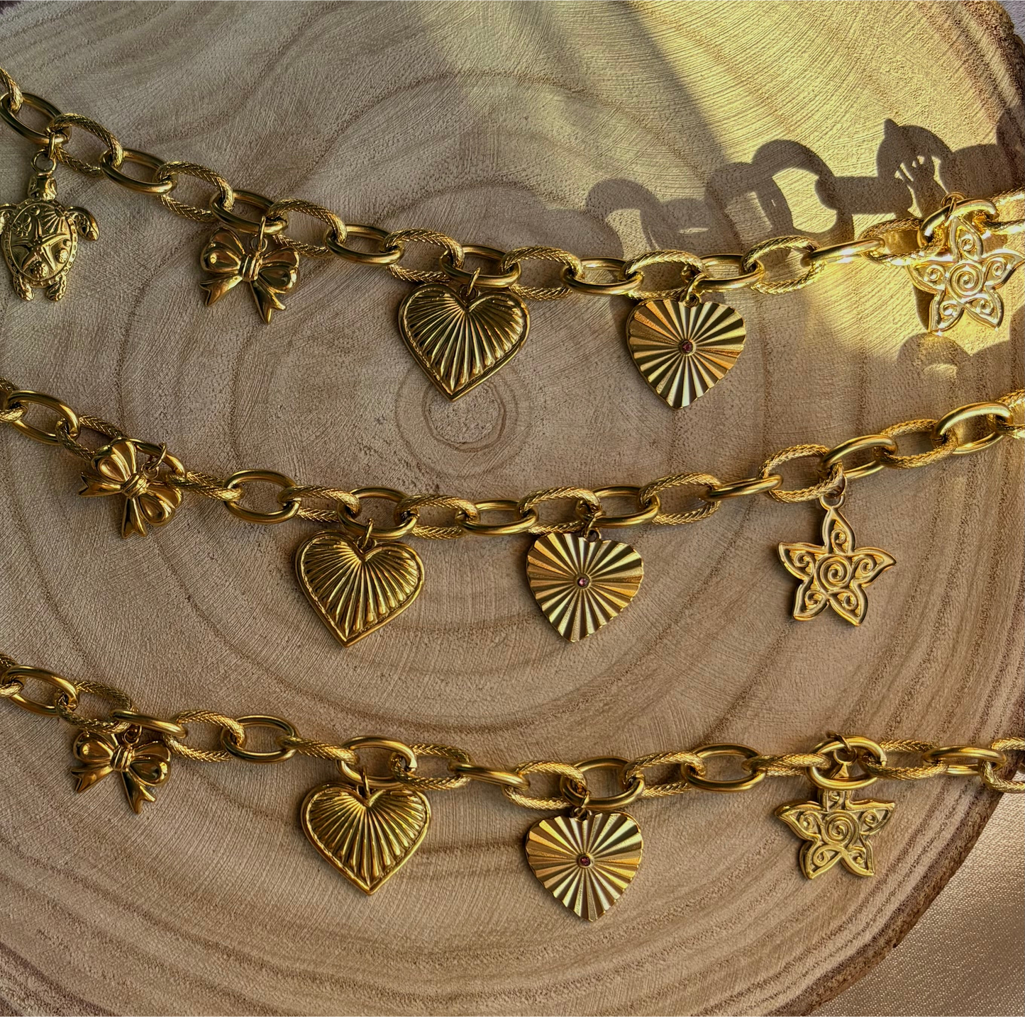 Collier breloques doré